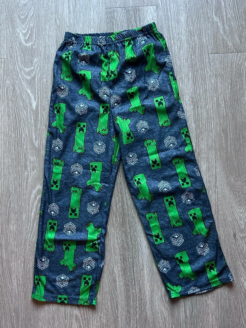 NWT Minecraft Boys Button Up Pajama Set Creeper Grey Green Size 10